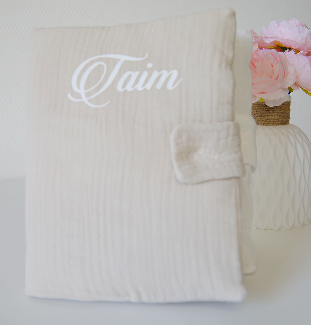 PROTÈGE CARNET DE SANTÉ PERSONNALISÉ EN GAZ DE COTON BEIGE